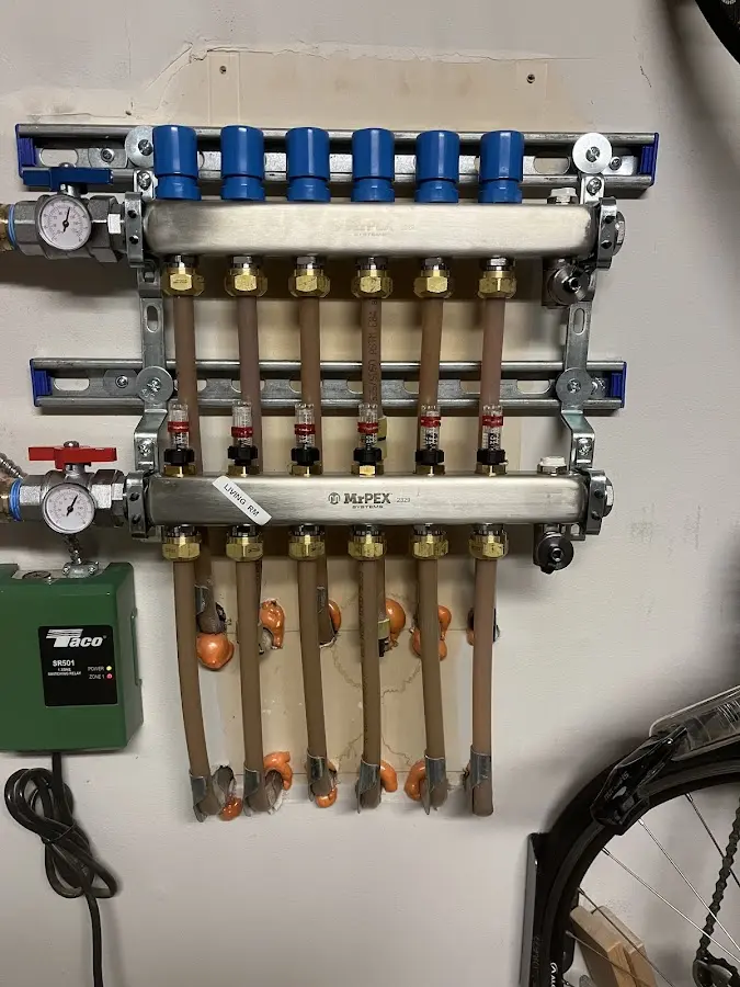 Plumber performing Gas Leak Detection at a residential property in Sunnyvale